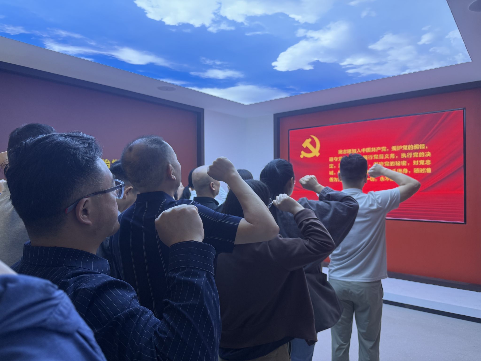 39886